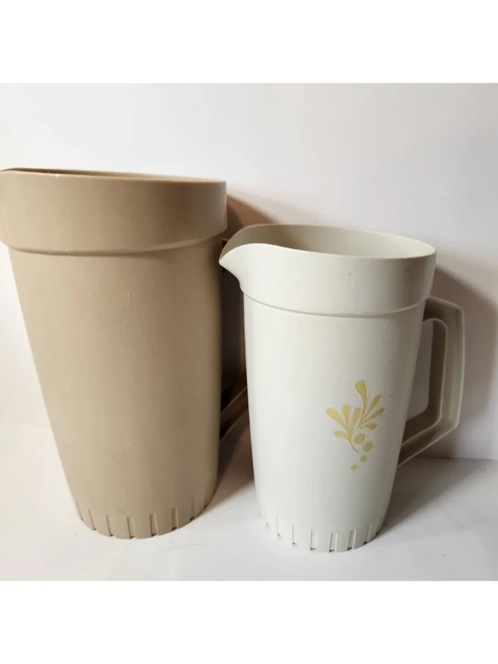 Vintage Tupperware Pitcher Set Tan and White Floral 800-1 874-7‎ Made in Canada